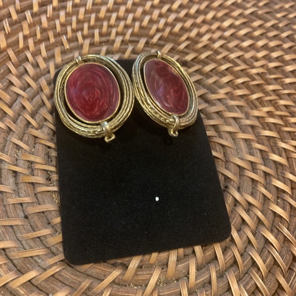 🌻2 for $15🌻 Vintage Clip-On Earrings - Picture 1 of 4